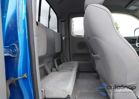 2005 Toyota Tacoma Base V6 z USA, uszkodzony, nr VIN 5TEUU42N55Z006079